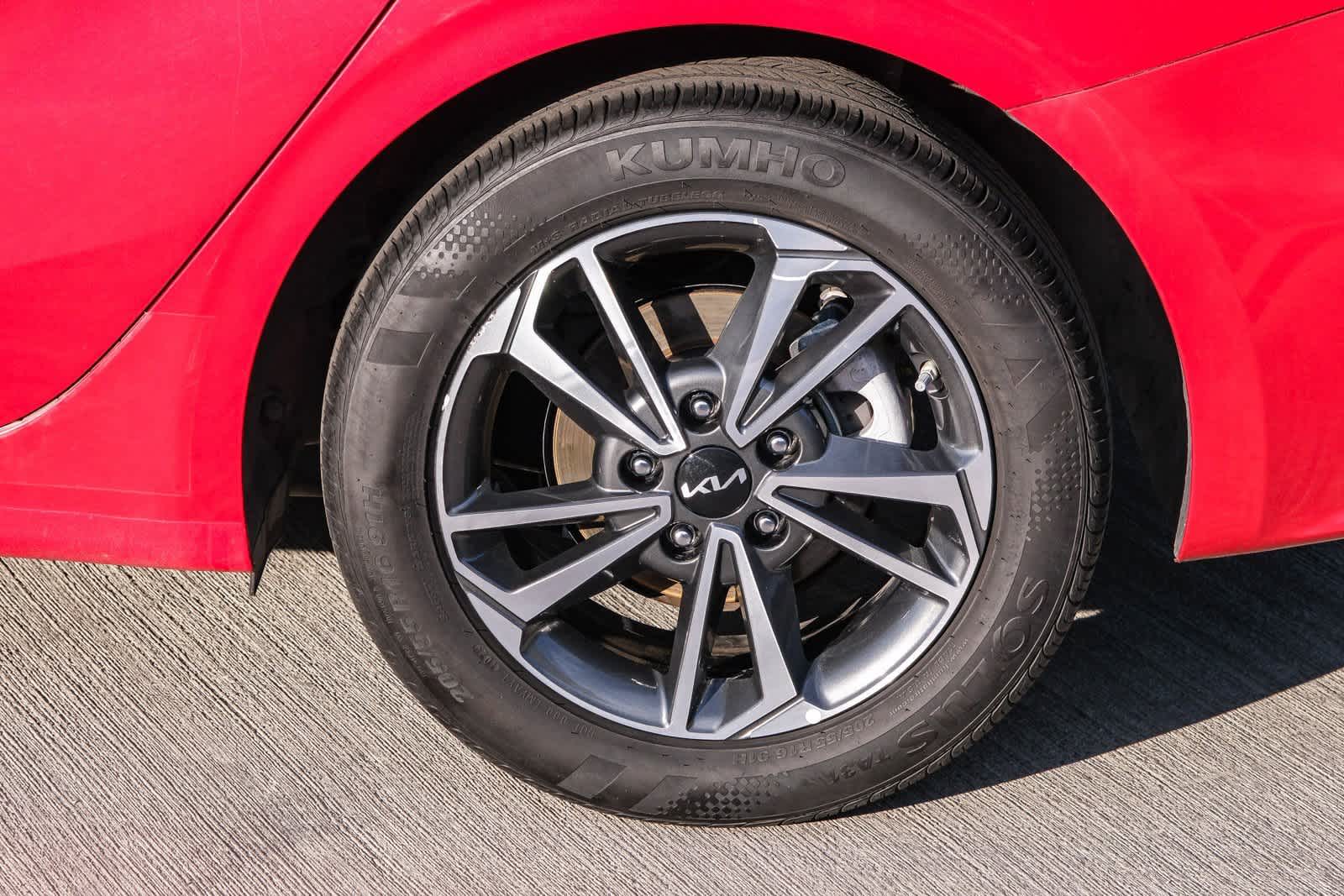 Thumbnail: 2024 Kia Forte - 9
