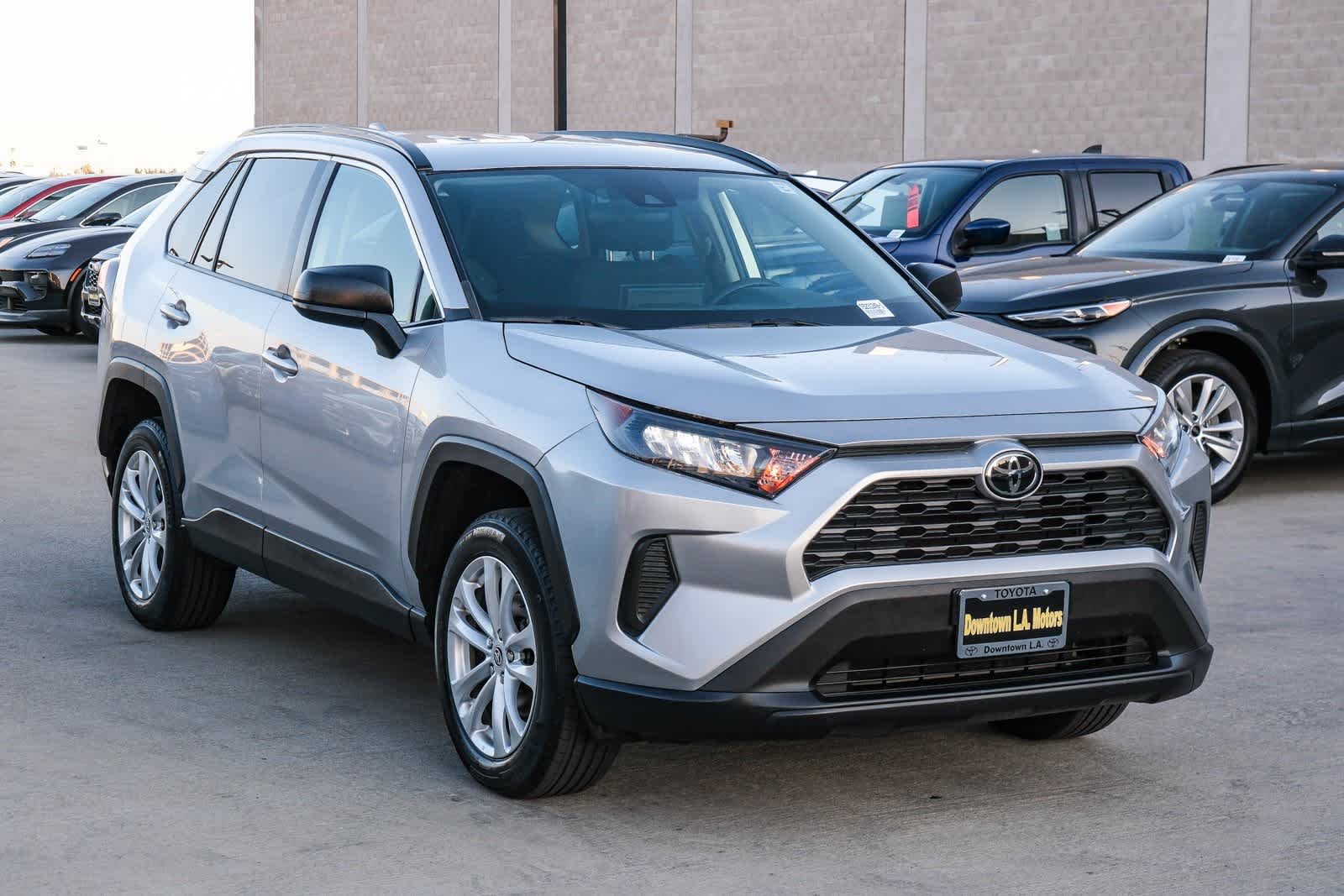 Thumbnail: 2020 Toyota RAV4 - 3