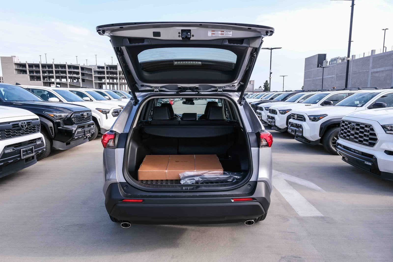 Thumbnail: 2025 Toyota RAV4 - 27