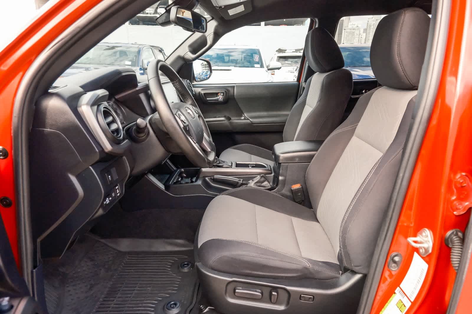 Thumbnail: 2020 Toyota Tacoma - 19