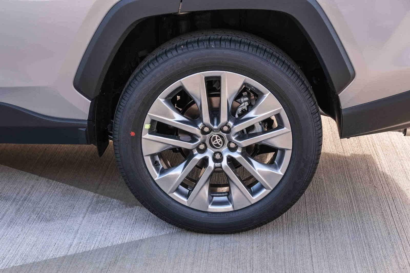 Thumbnail: 2025 Toyota RAV4 - 9