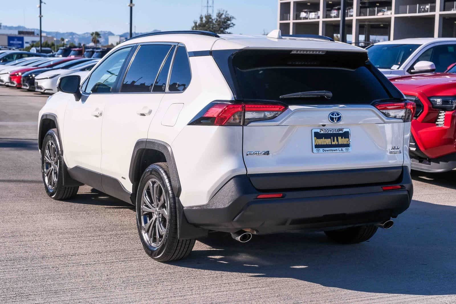 Thumbnail: 2022 Toyota RAV4 - 6