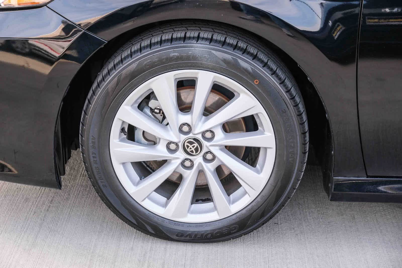 Thumbnail: 2022 Toyota Camry - 10