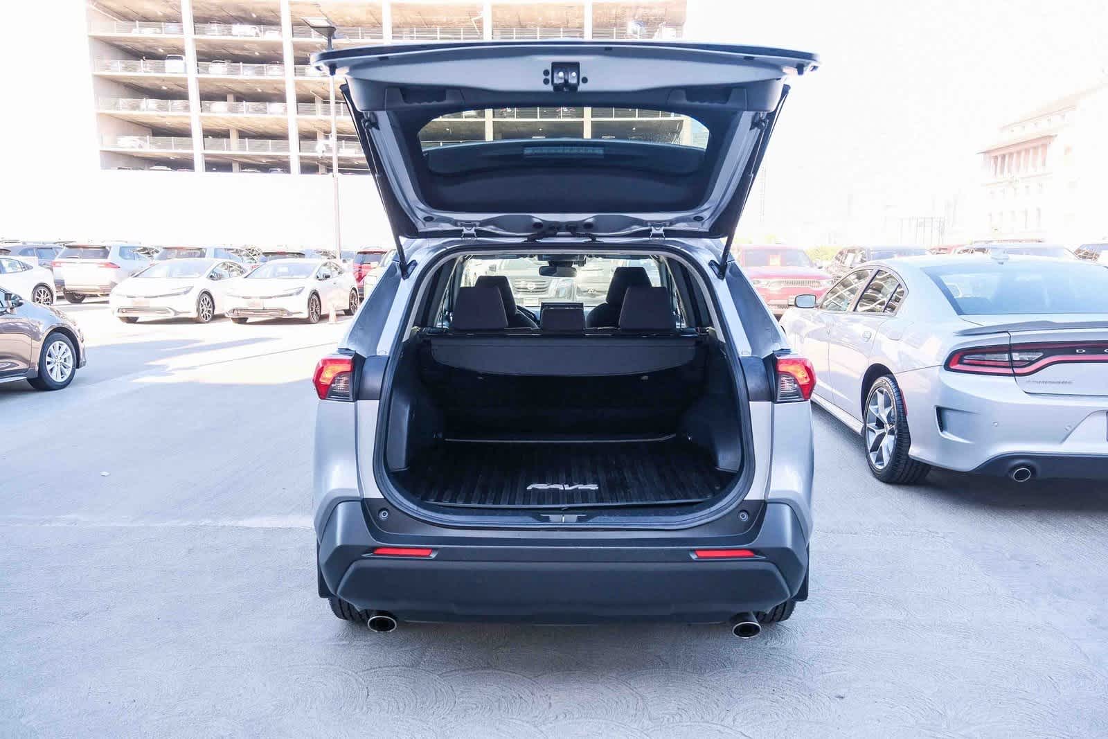 Thumbnail: 2020 Toyota RAV4 - 27