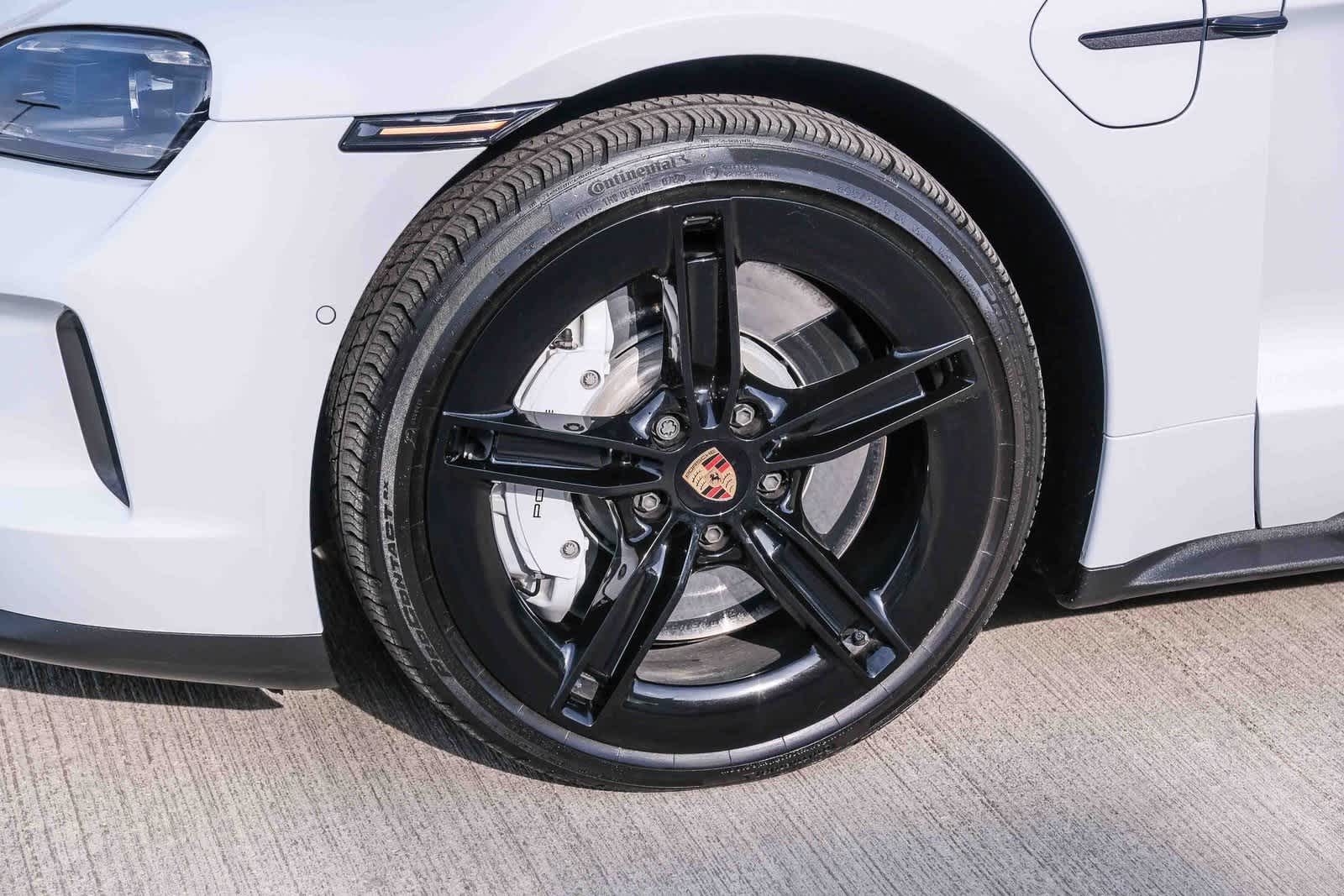 Thumbnail: 2025 Porsche Taycan - 10