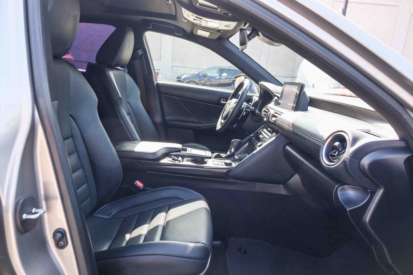 Thumbnail: 2022 Lexus IS - 18