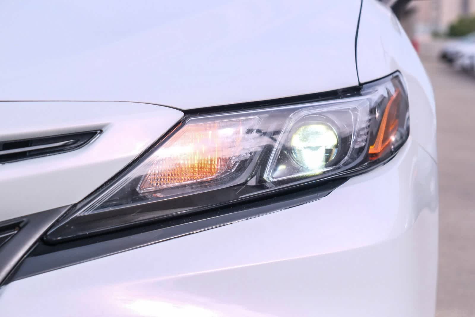 Thumbnail: 2023 Toyota Camry - 11