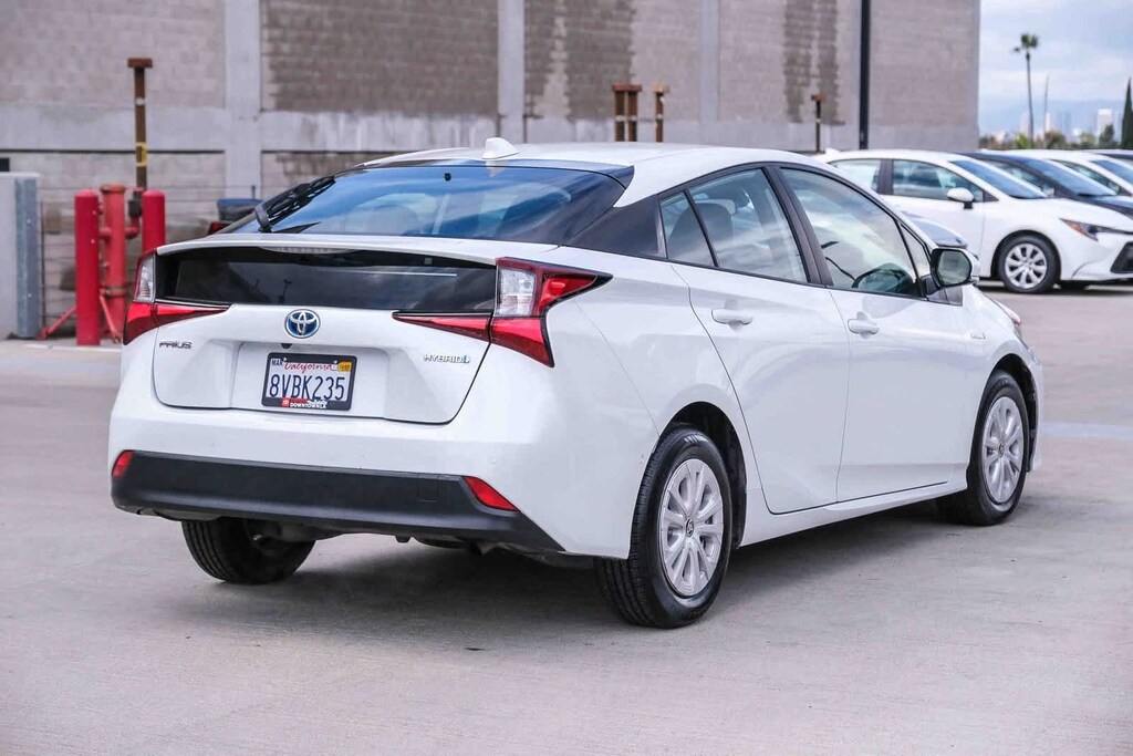 Certified 2021 Toyota Prius L Hatchback