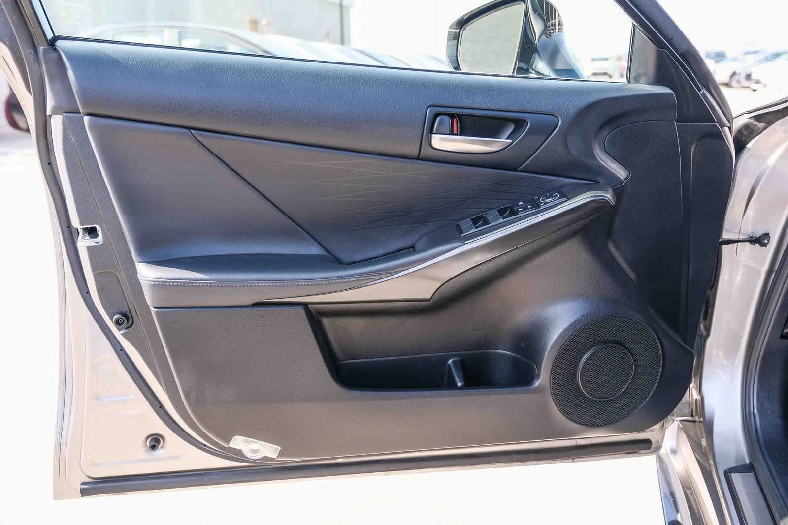 Thumbnail: 2022 Lexus IS - 23