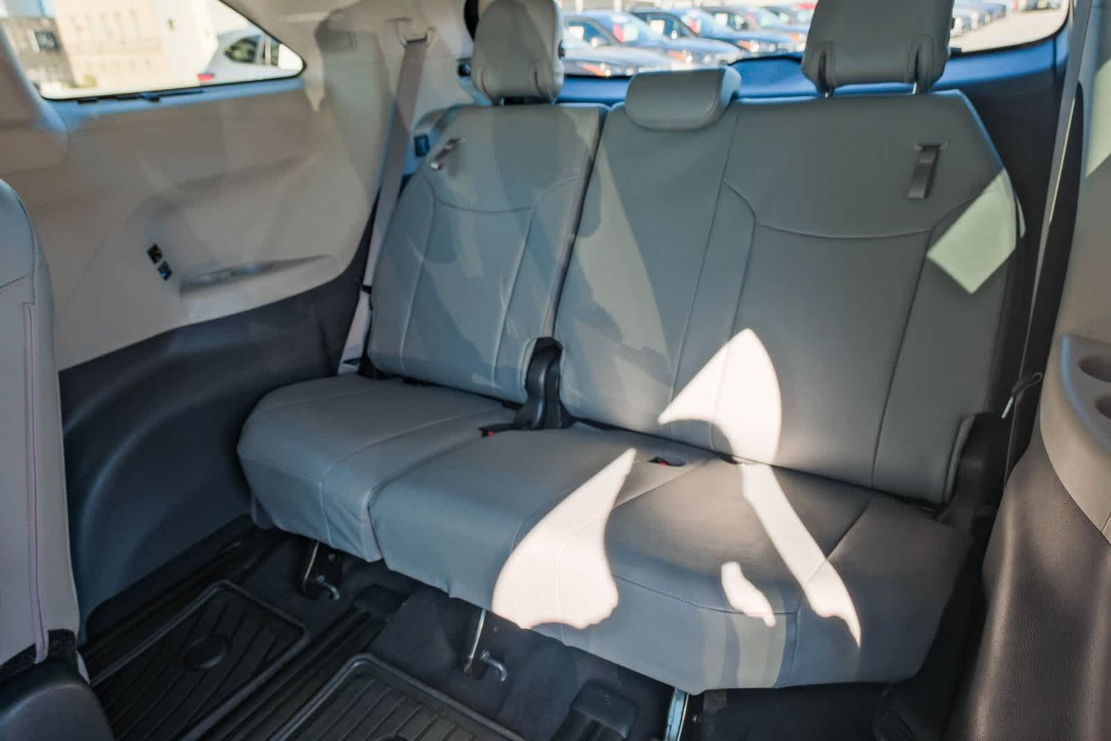 Thumbnail: 2024 Toyota Sienna - 21