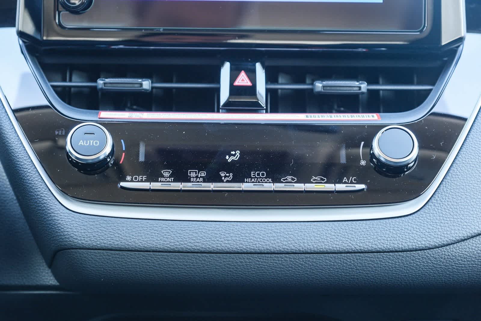 Thumbnail: 2025 Toyota Corolla - 13