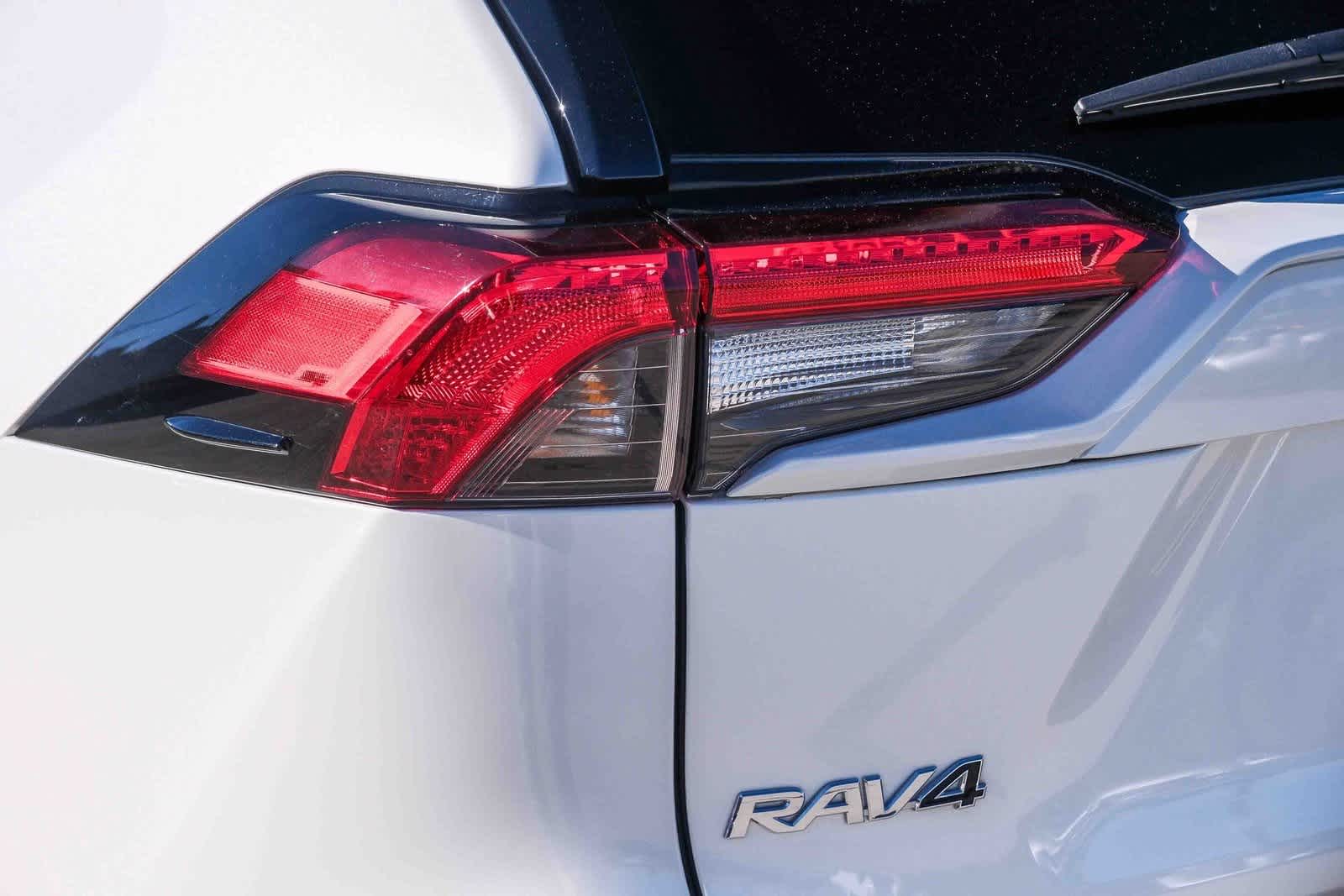 Thumbnail: 2022 Toyota RAV4 - 7