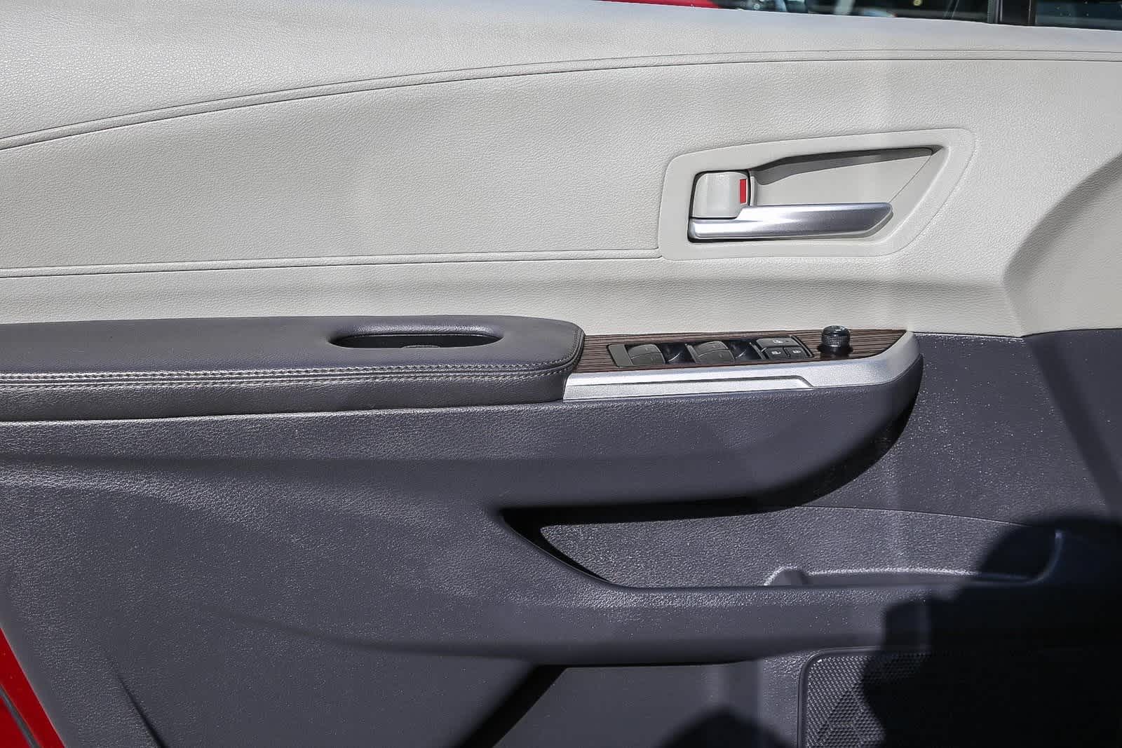 Thumbnail: 2021 Toyota Sienna - 22