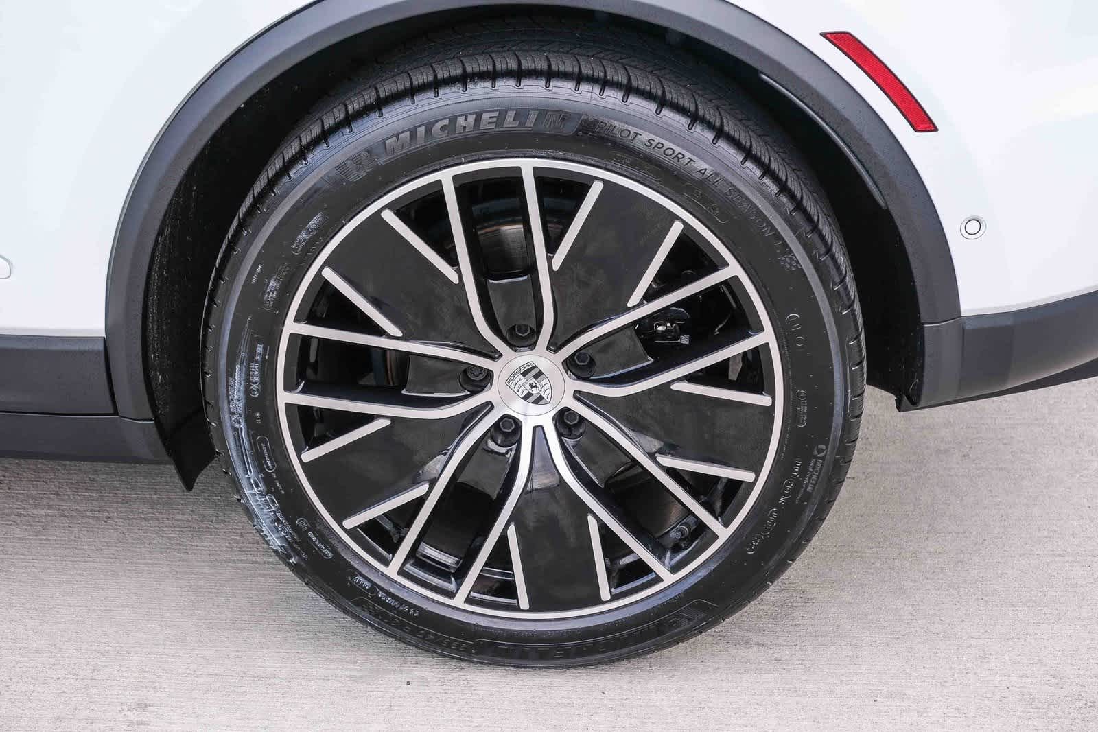 Thumbnail: 2024 Porsche Macan - 9