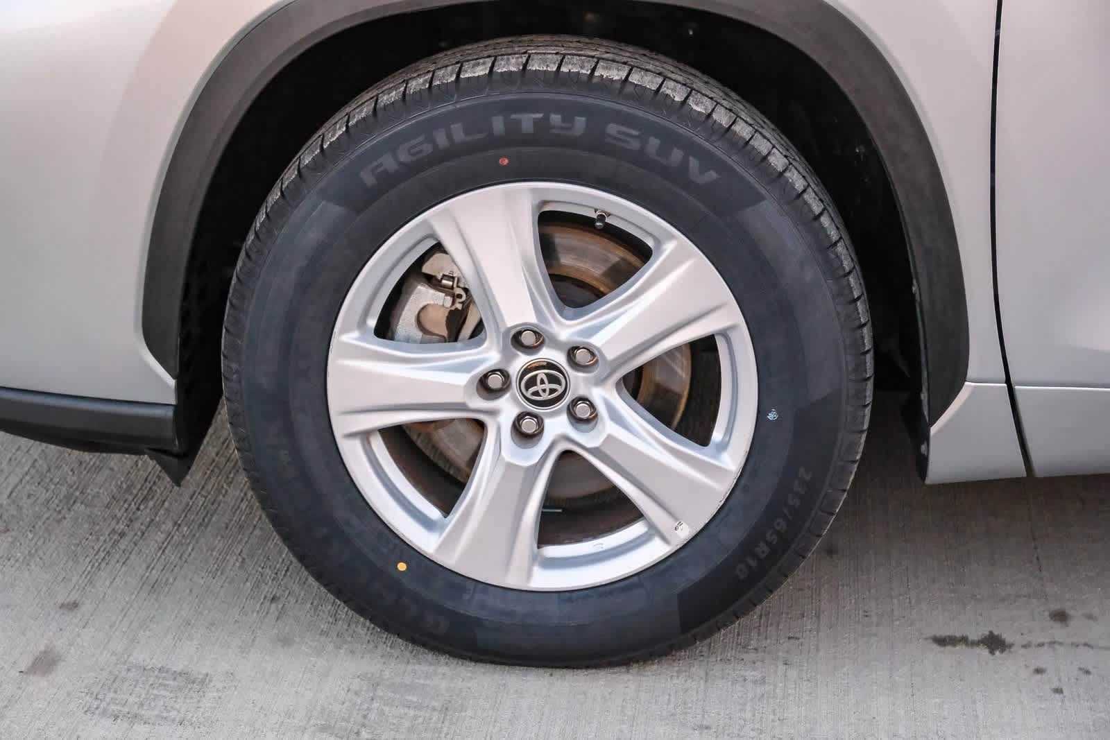 Thumbnail: 2024 Toyota Highlander - 10