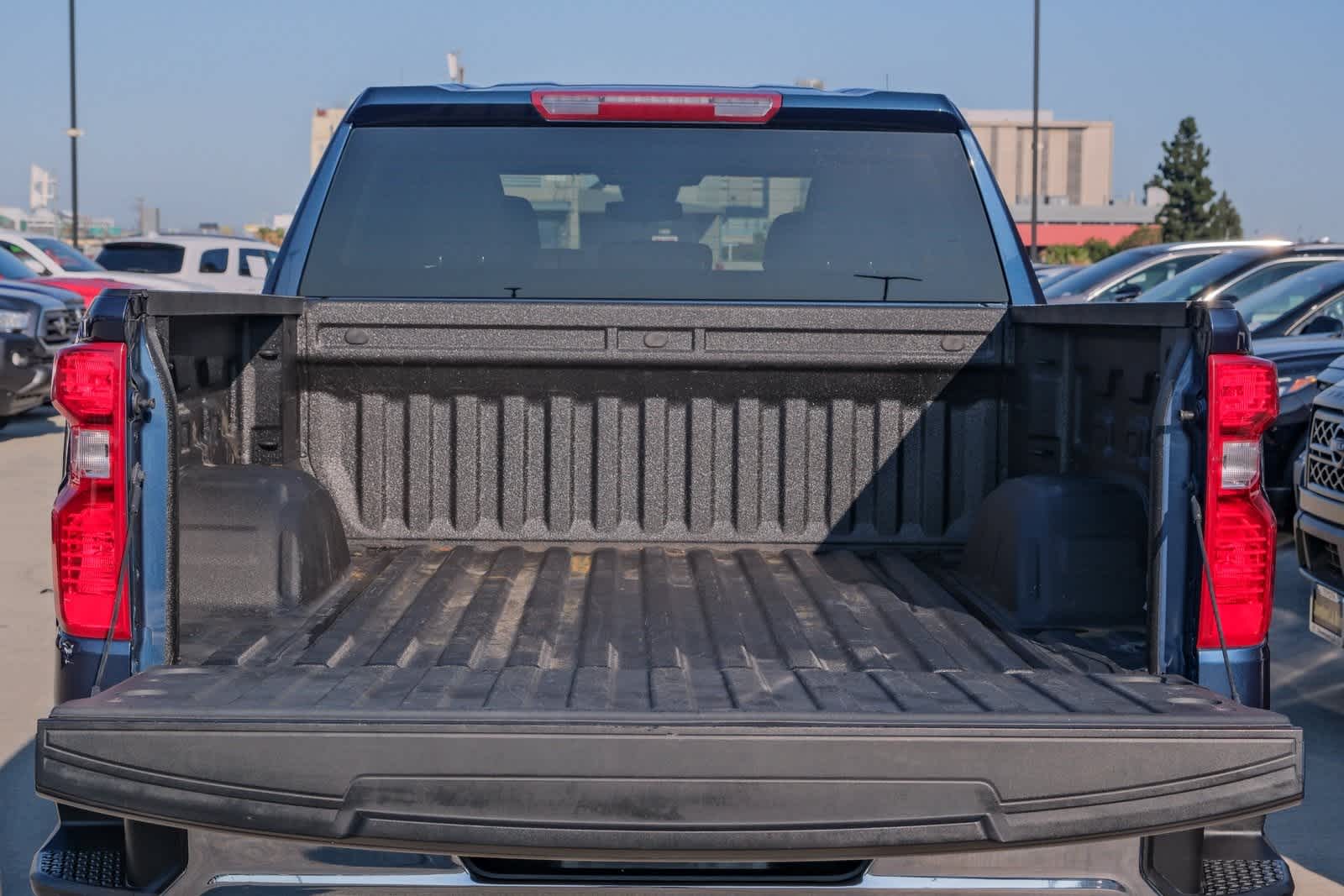 Thumbnail: 2023 Chevrolet Silverado 1500 - 23