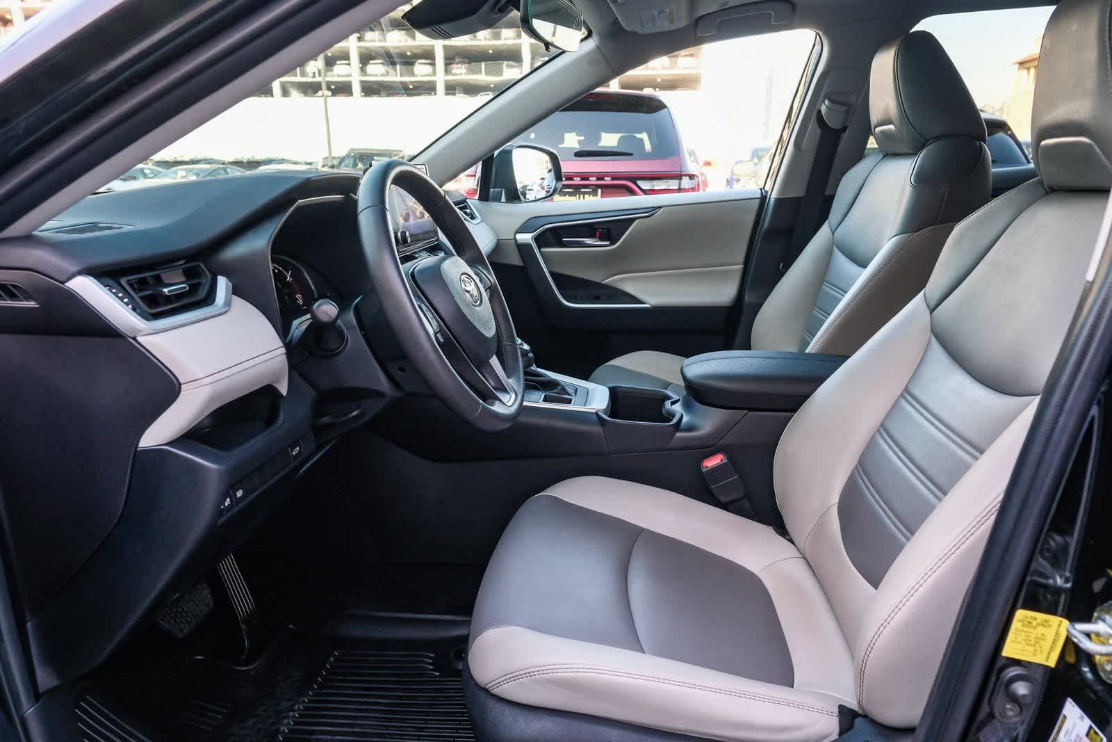 Thumbnail: 2023 Toyota RAV4 - 20