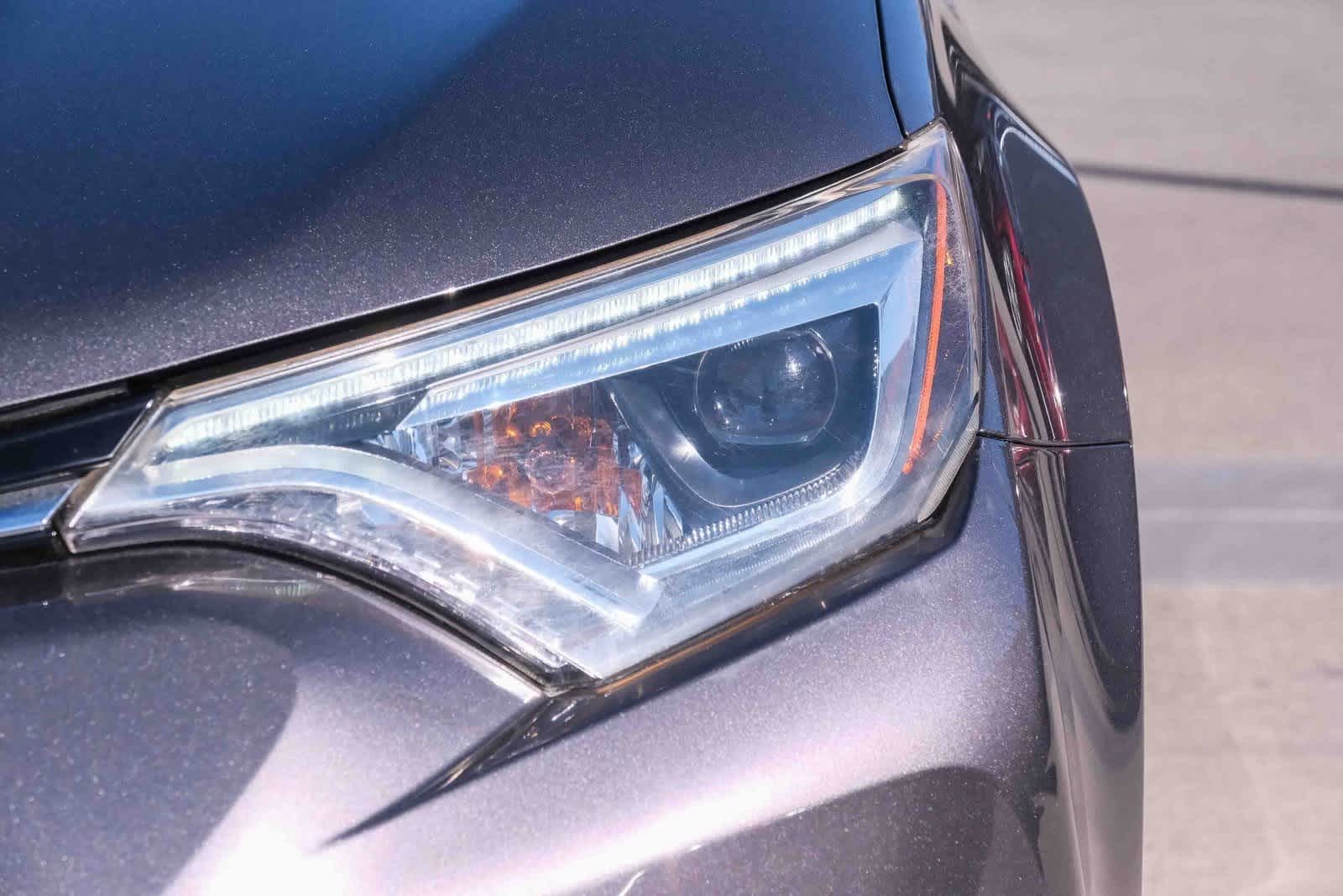 Thumbnail: 2017 Toyota RAV4 - 11