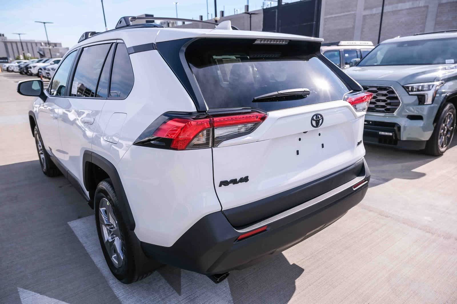 Thumbnail: 2025 Toyota RAV4 - 8