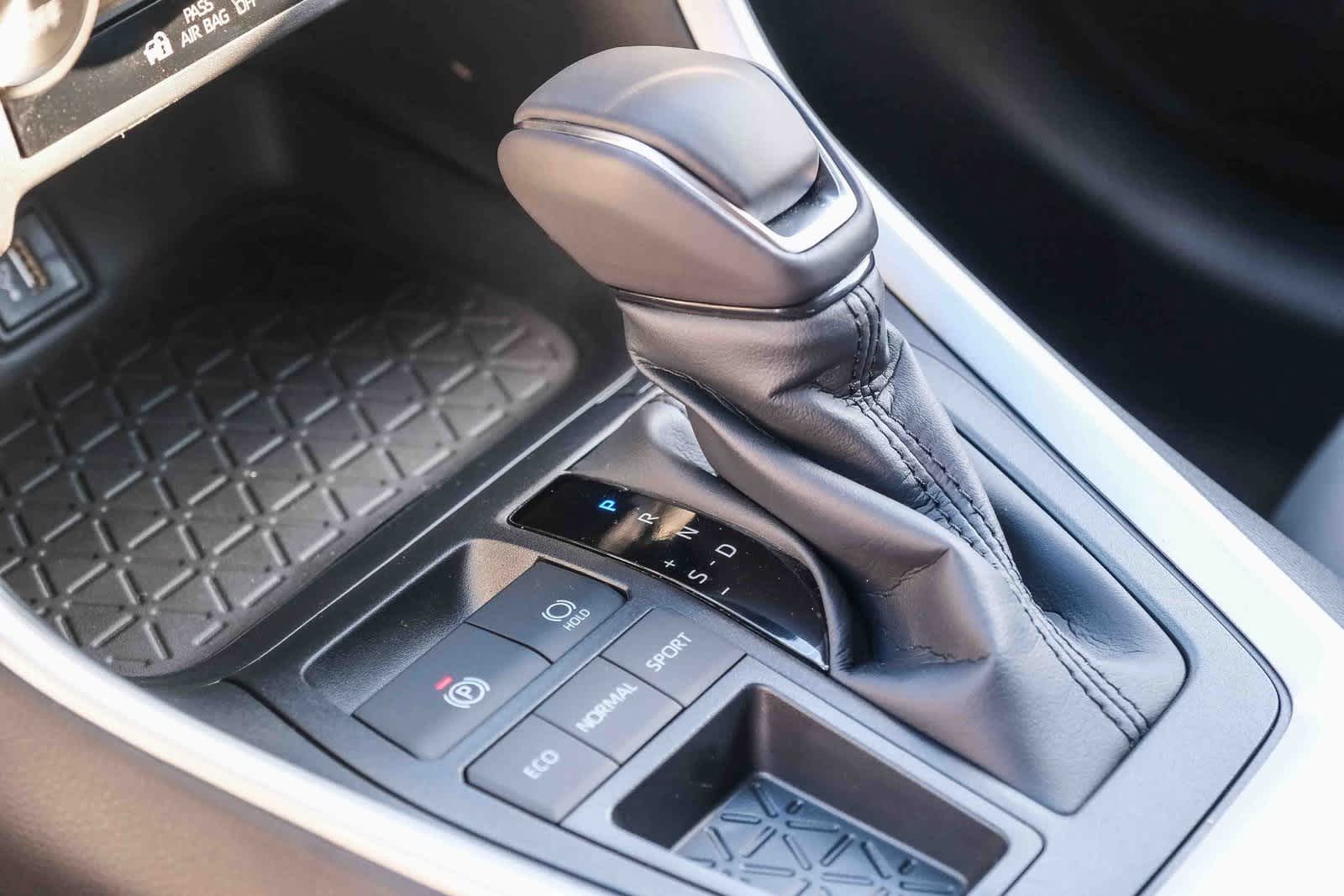 Thumbnail: 2025 Toyota RAV4 - 21