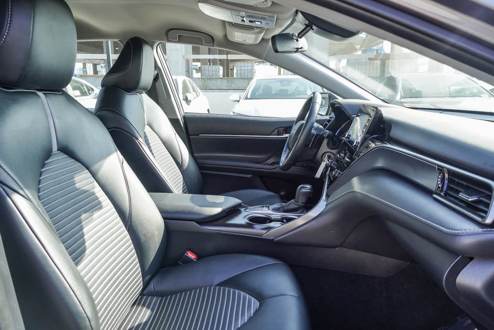 2024 Toyota Camry SE 18