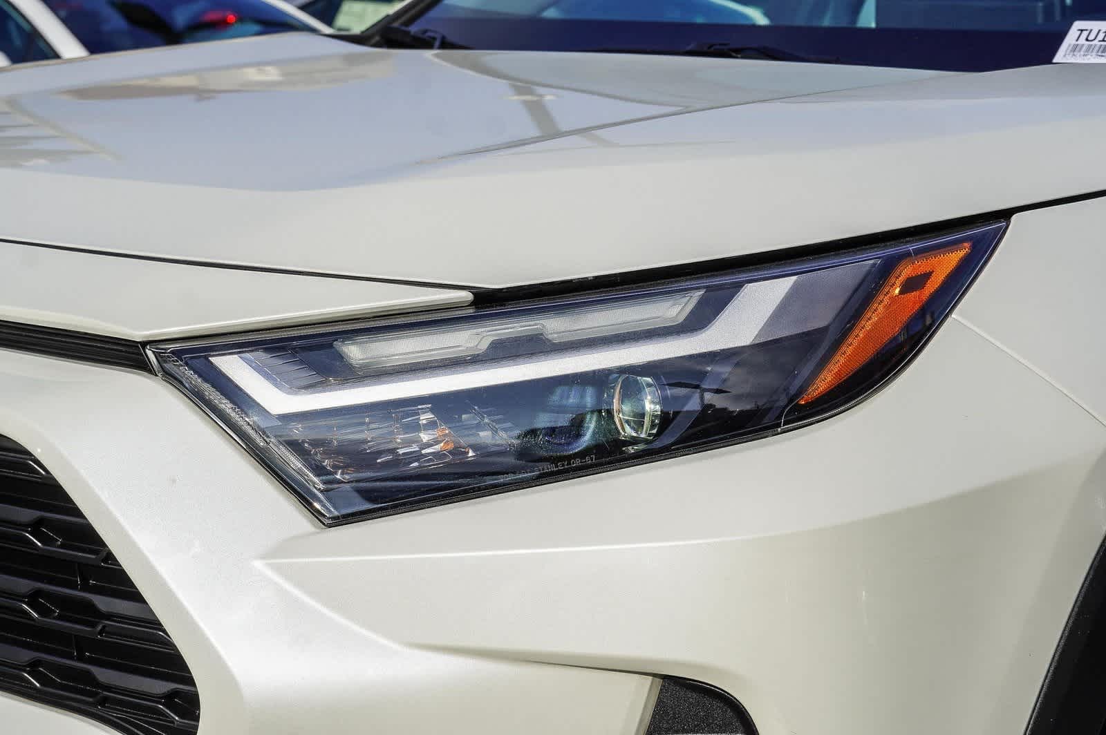 2022 Toyota RAV4 XLE Premium 11