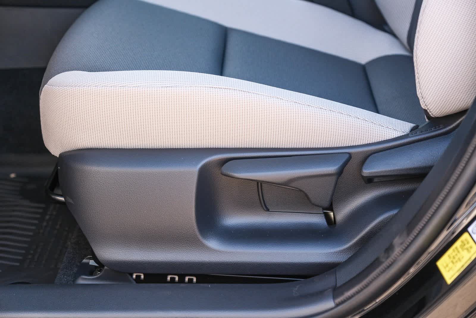 Thumbnail: 2025 Toyota Corolla - 25