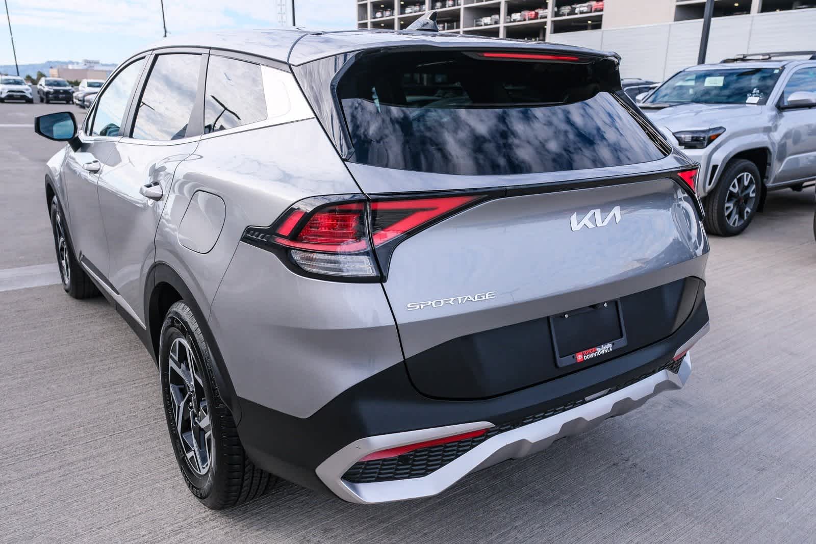 Thumbnail: 2023 Kia Sportage - 8