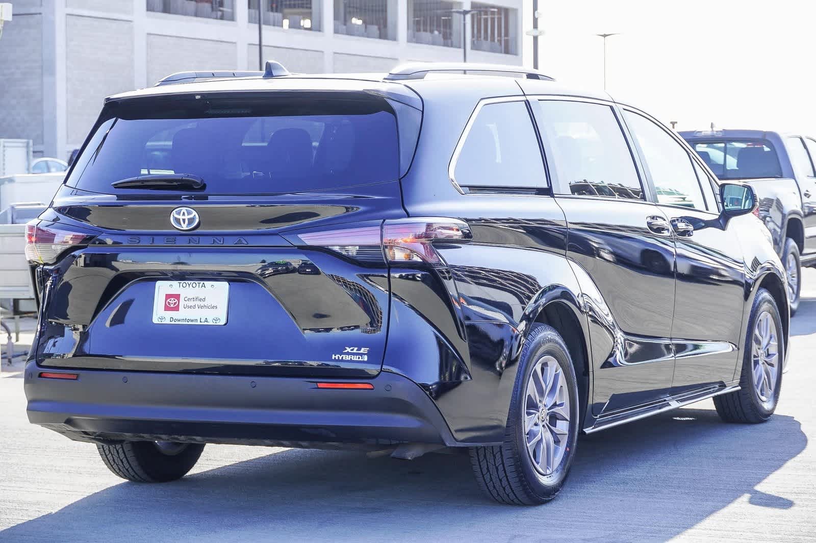2023 Toyota Sienna XLE 4