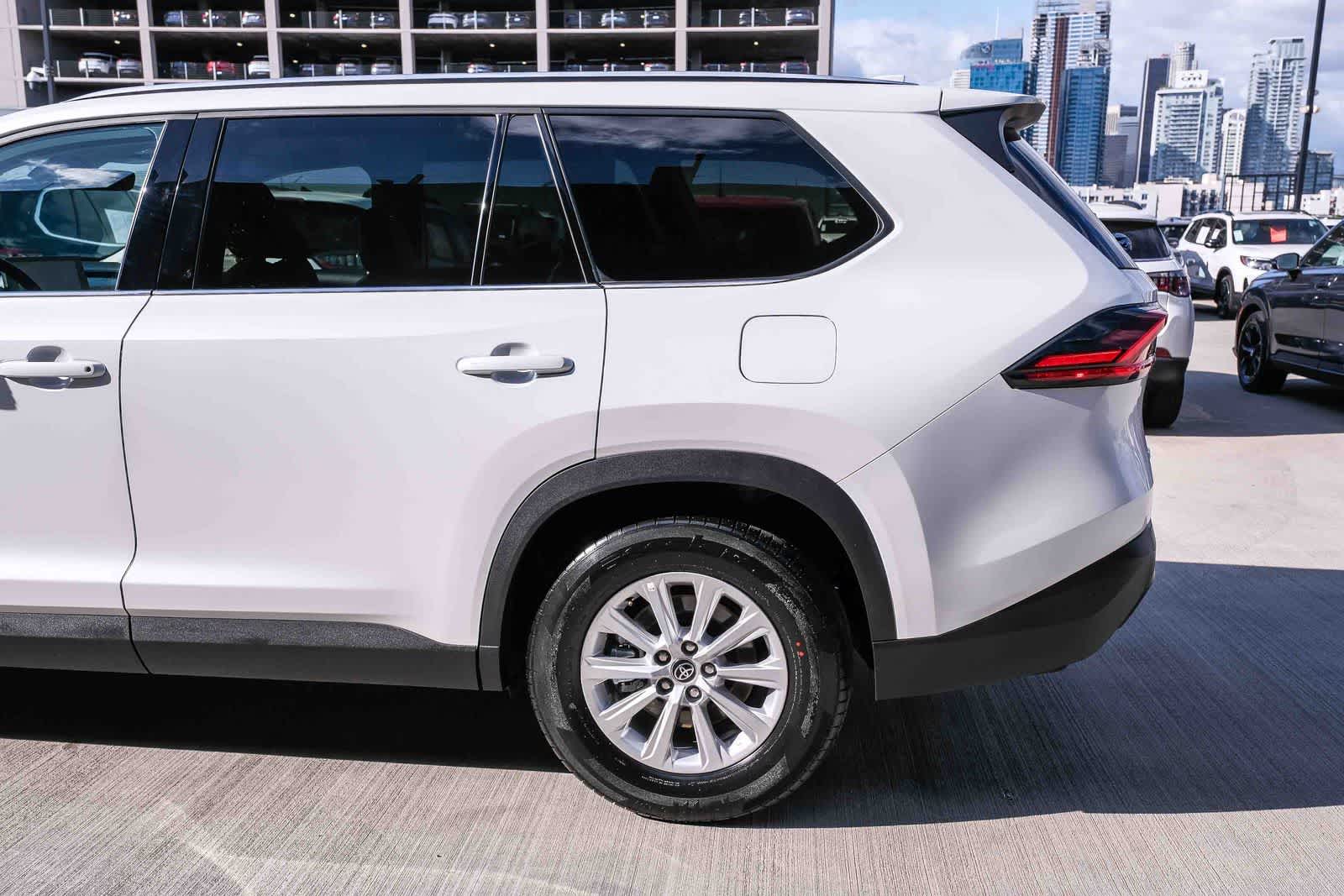 Thumbnail: 2025 Toyota Grand Highlander - 8