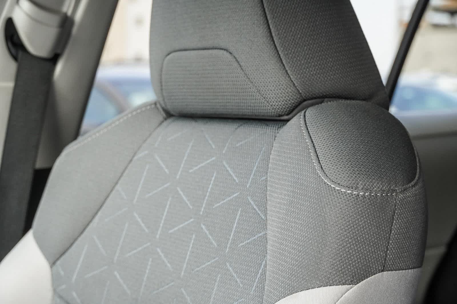 2021 Toyota RAV4 XLE 22