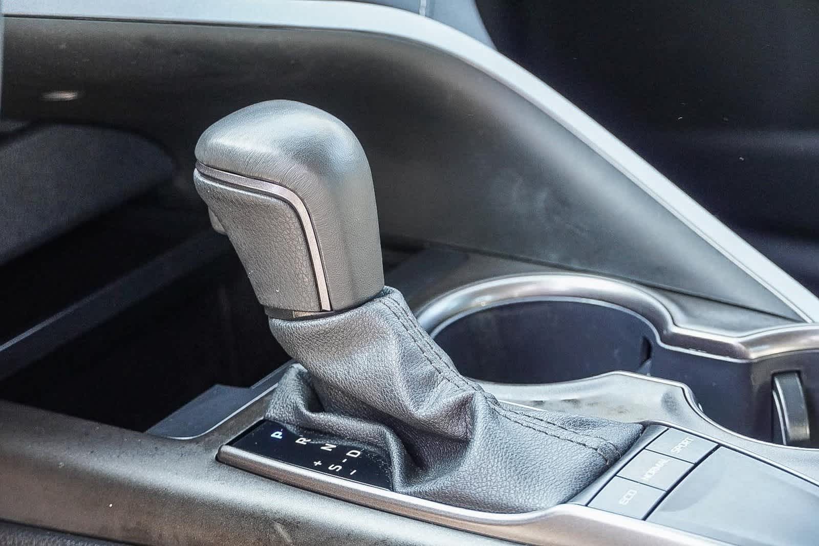 2024 Toyota Camry SE 23