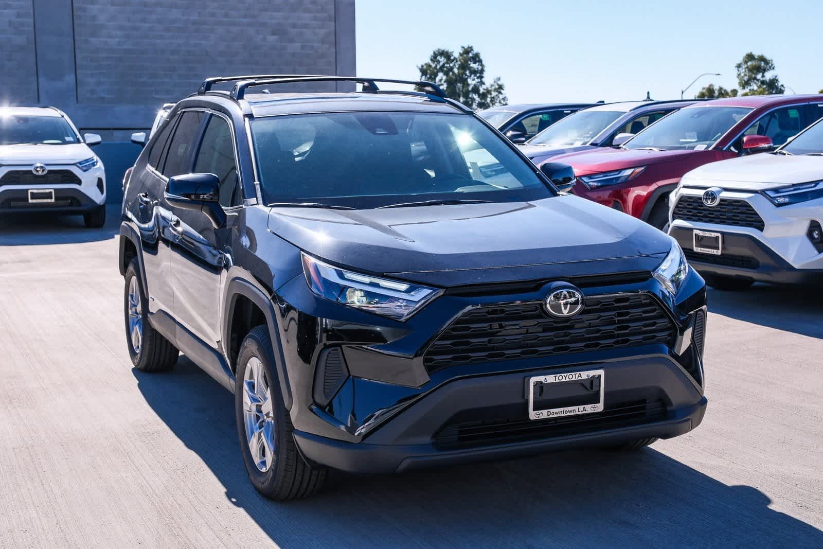 Thumbnail: 2025 Toyota RAV4 - 3