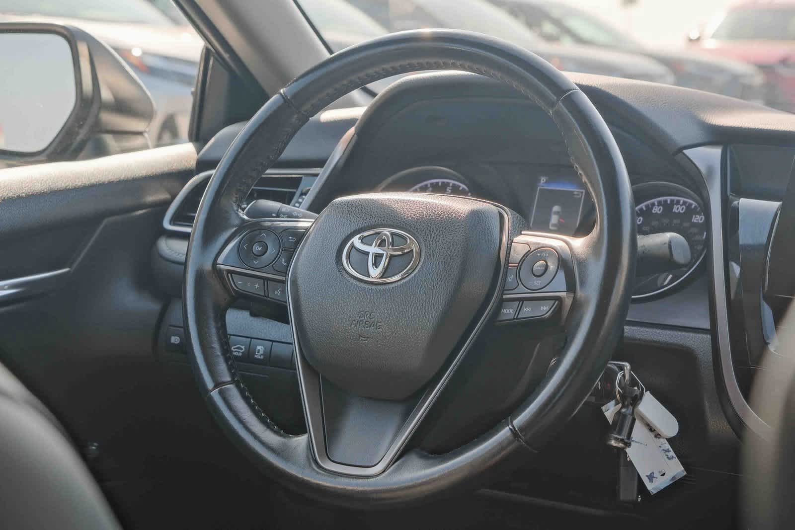 Thumbnail: 2022 Toyota Camry - 16