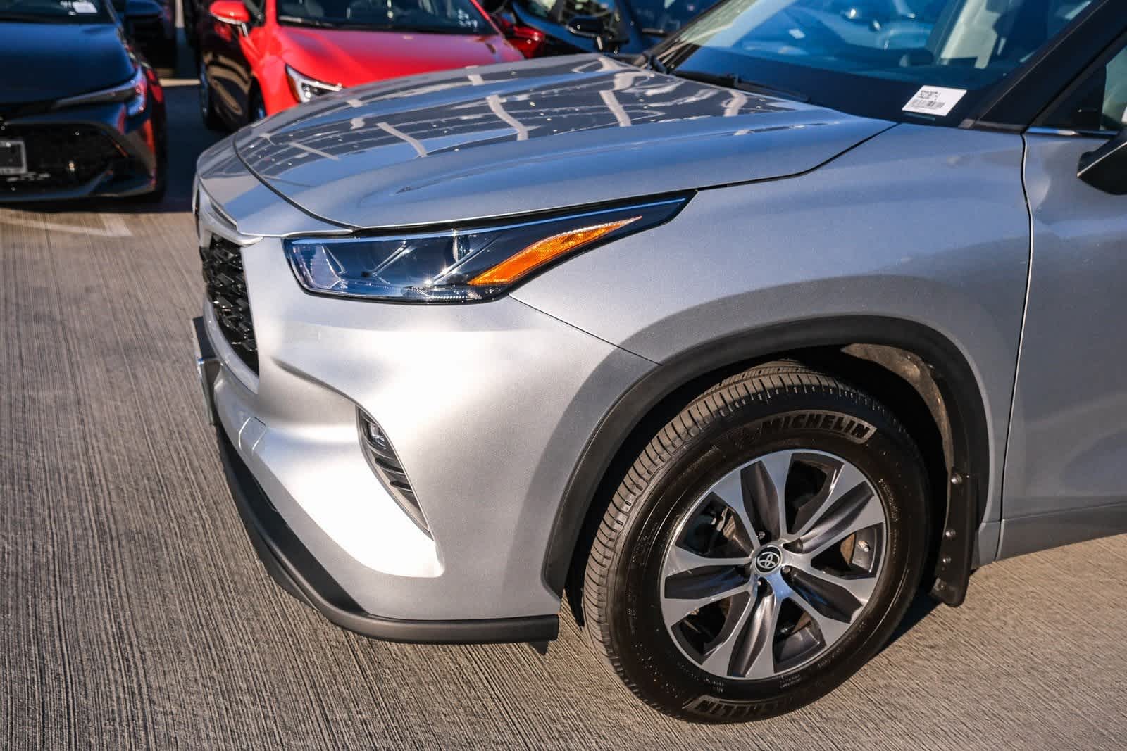 Thumbnail: 2023 Toyota Highlander - 12
