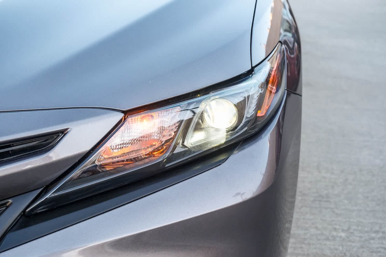 Thumbnail: 2022 Toyota Camry - 11