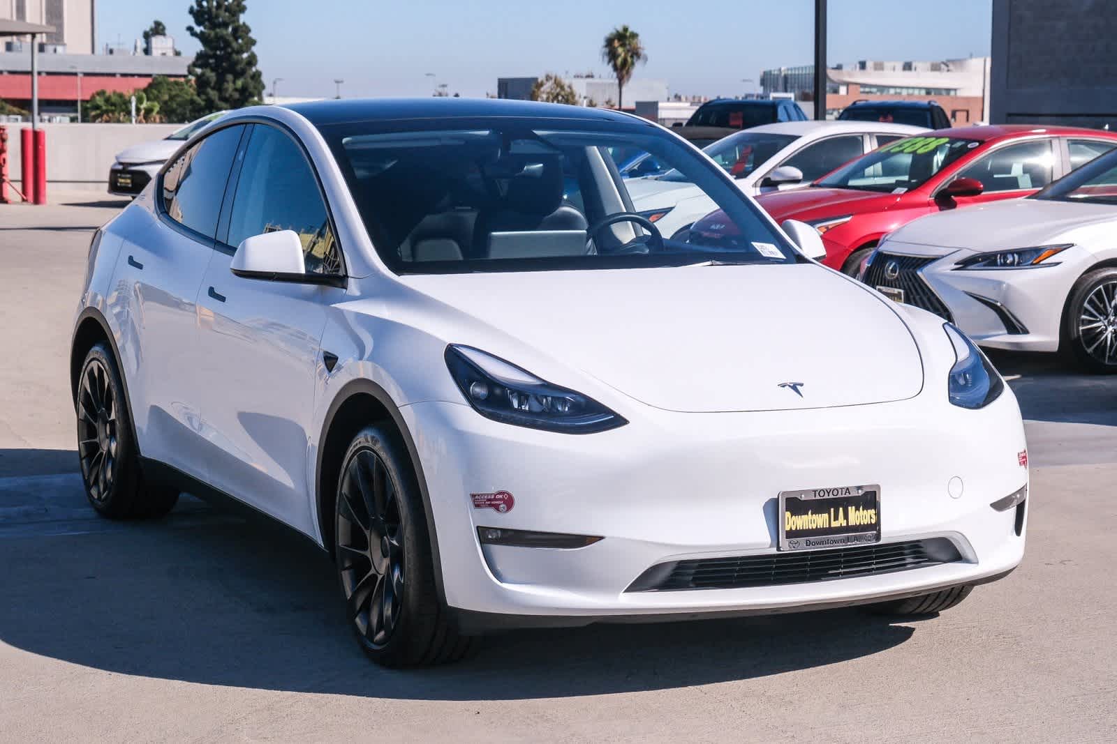 Thumbnail: 2023 Tesla Model Y - 3