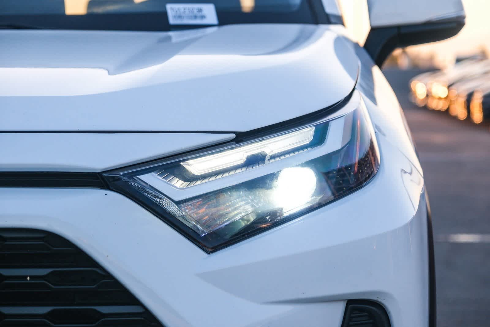 Thumbnail: 2022 Toyota RAV4 - 11