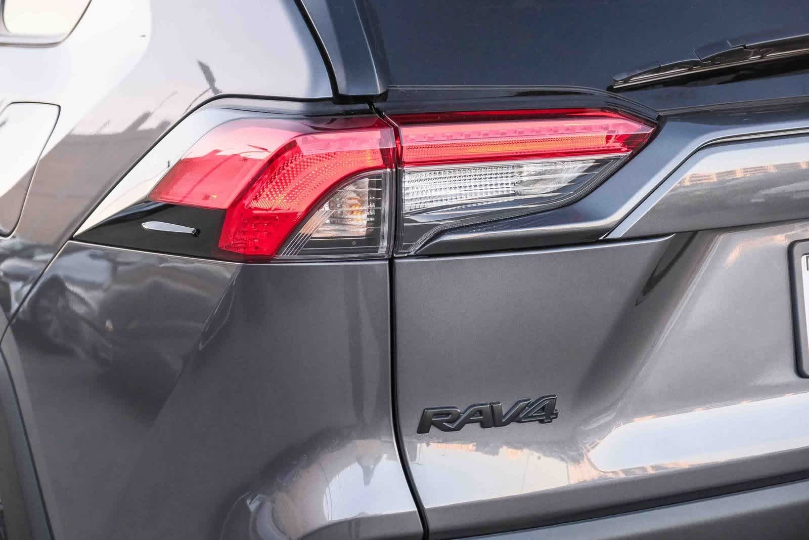 Thumbnail: 2022 Toyota RAV4 - 7