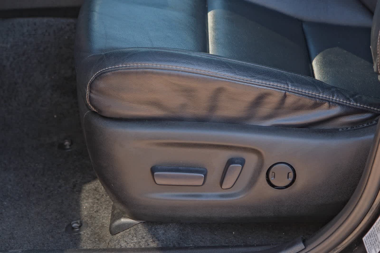 Thumbnail: 2014 Toyota RAV4 - 23