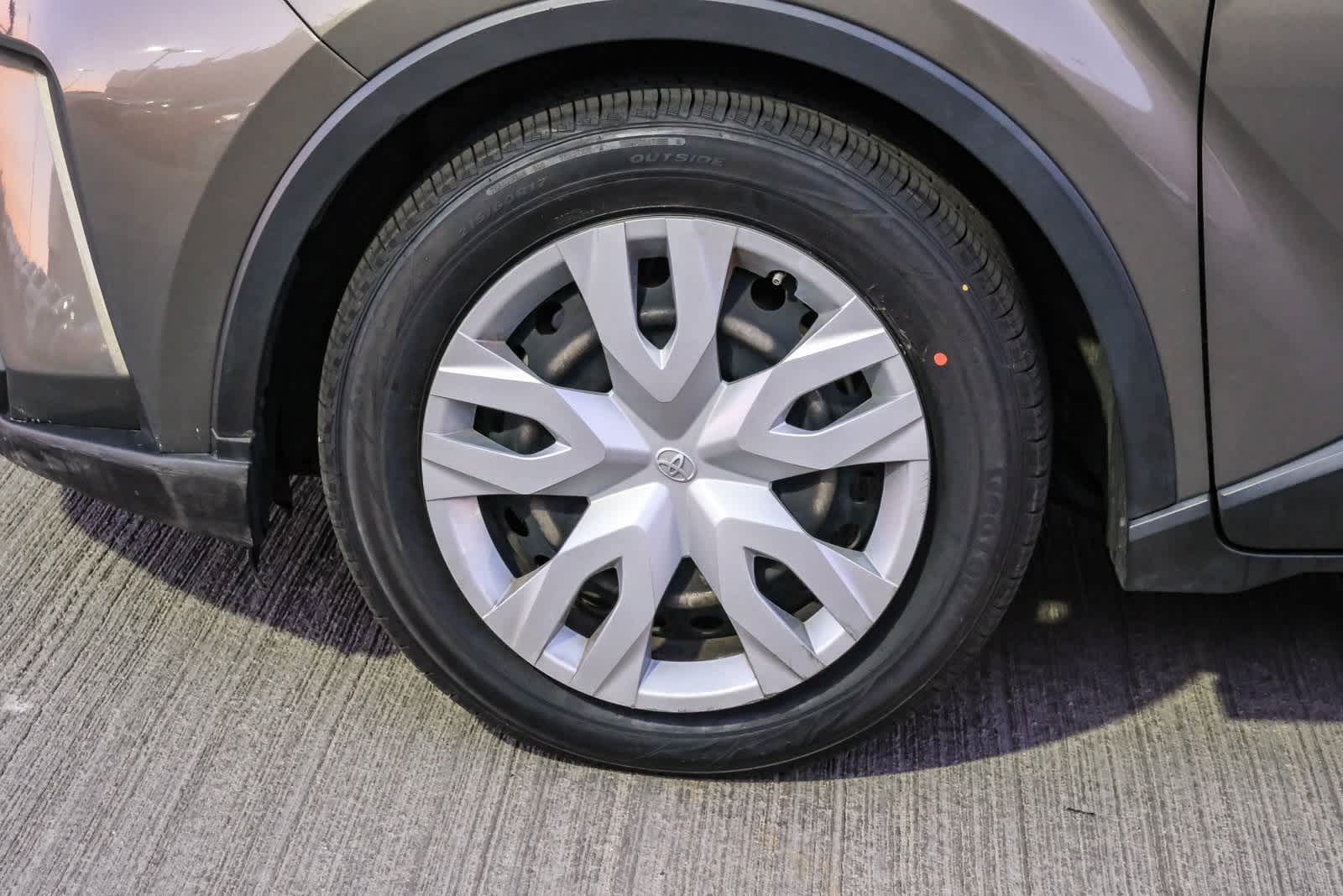 Thumbnail: 2021 Toyota C-HR - 10