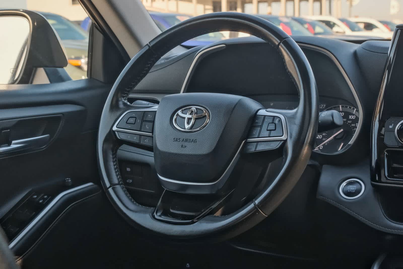 Thumbnail: 2021 Toyota Highlander - 16