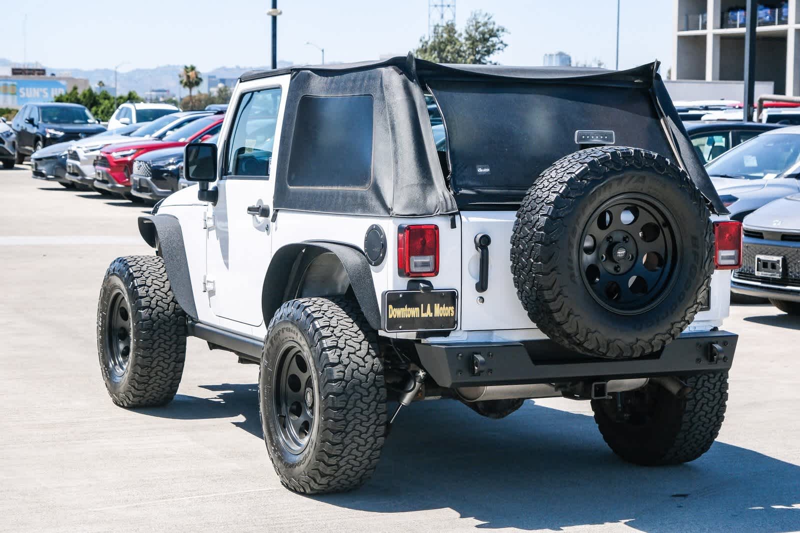 Thumbnail: 2015 Jeep Wrangler - 6