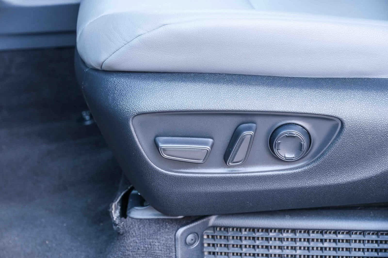 Thumbnail: 2024 Toyota Sienna - 21