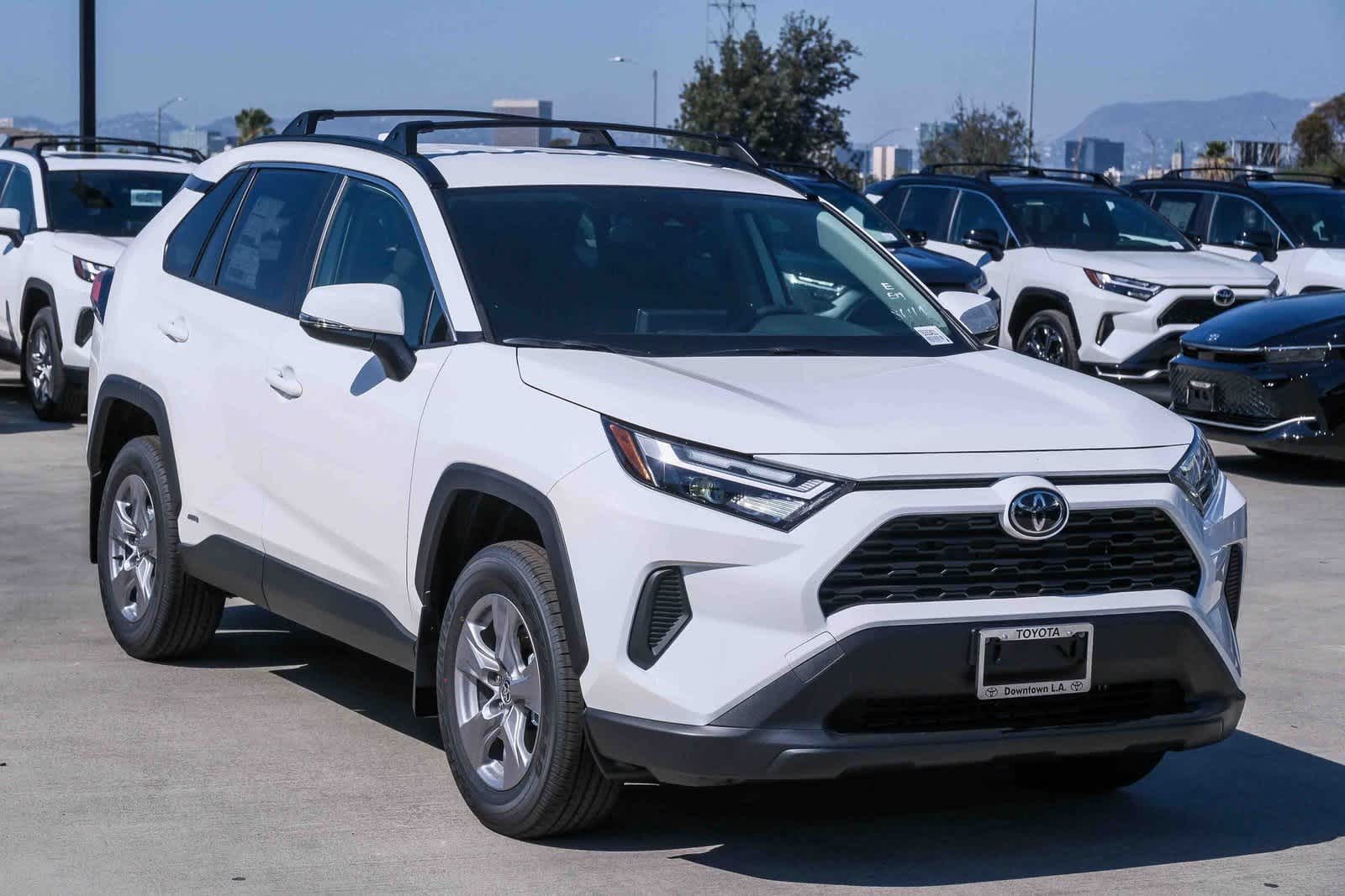 Thumbnail: 2025 Toyota RAV4 - 3