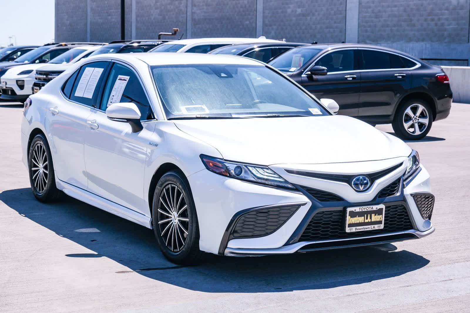 Thumbnail: 2021 Toyota Camry - 3
