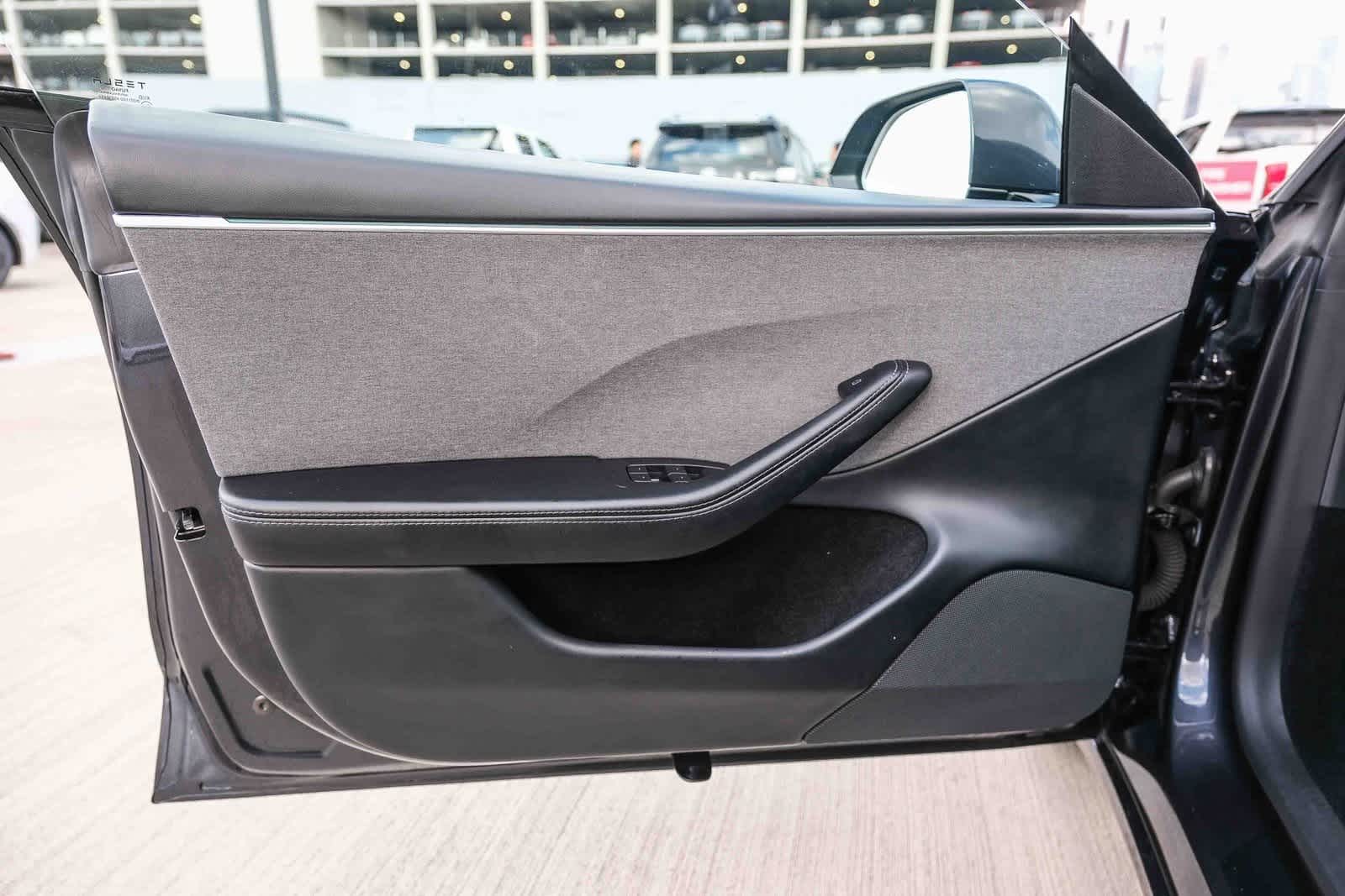 Thumbnail: 2025 Tesla Model 3 - 20