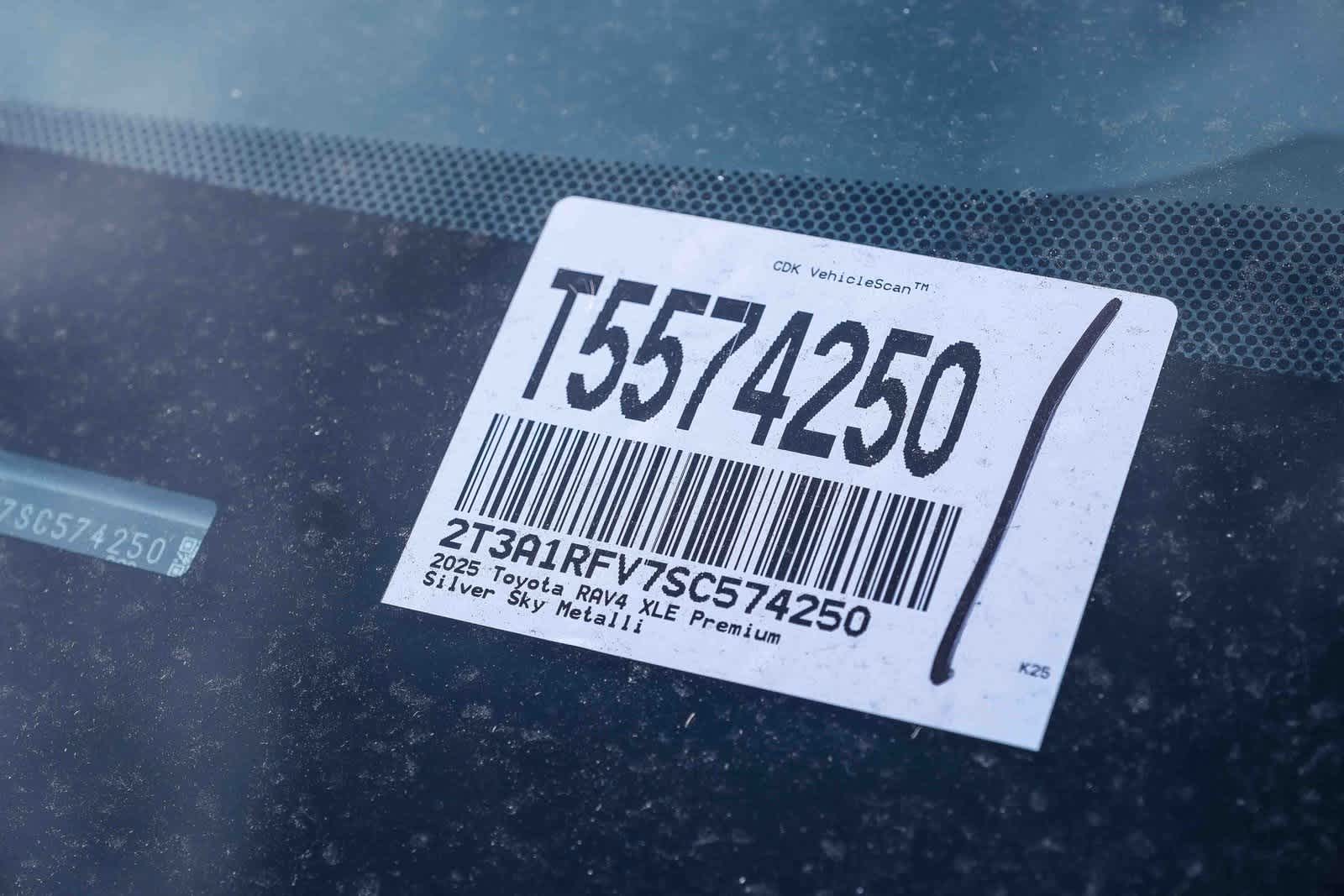 Thumbnail: 2025 Toyota RAV4 - 29