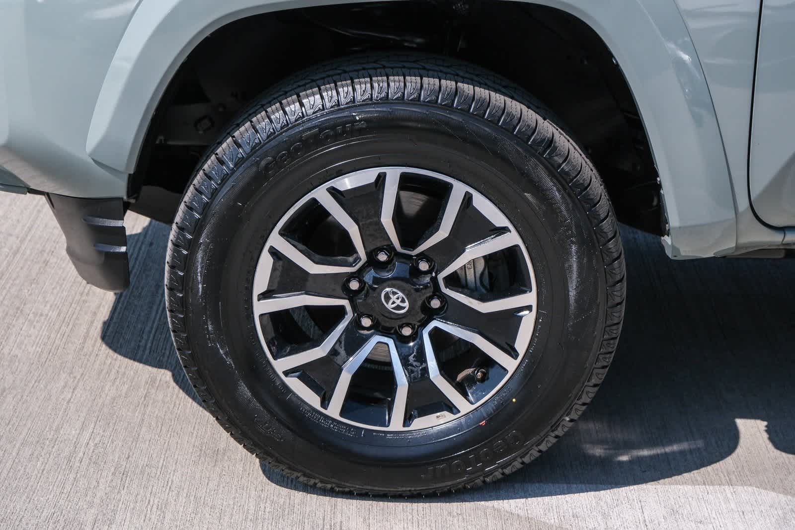 Thumbnail: 2022 Toyota Tacoma - 8