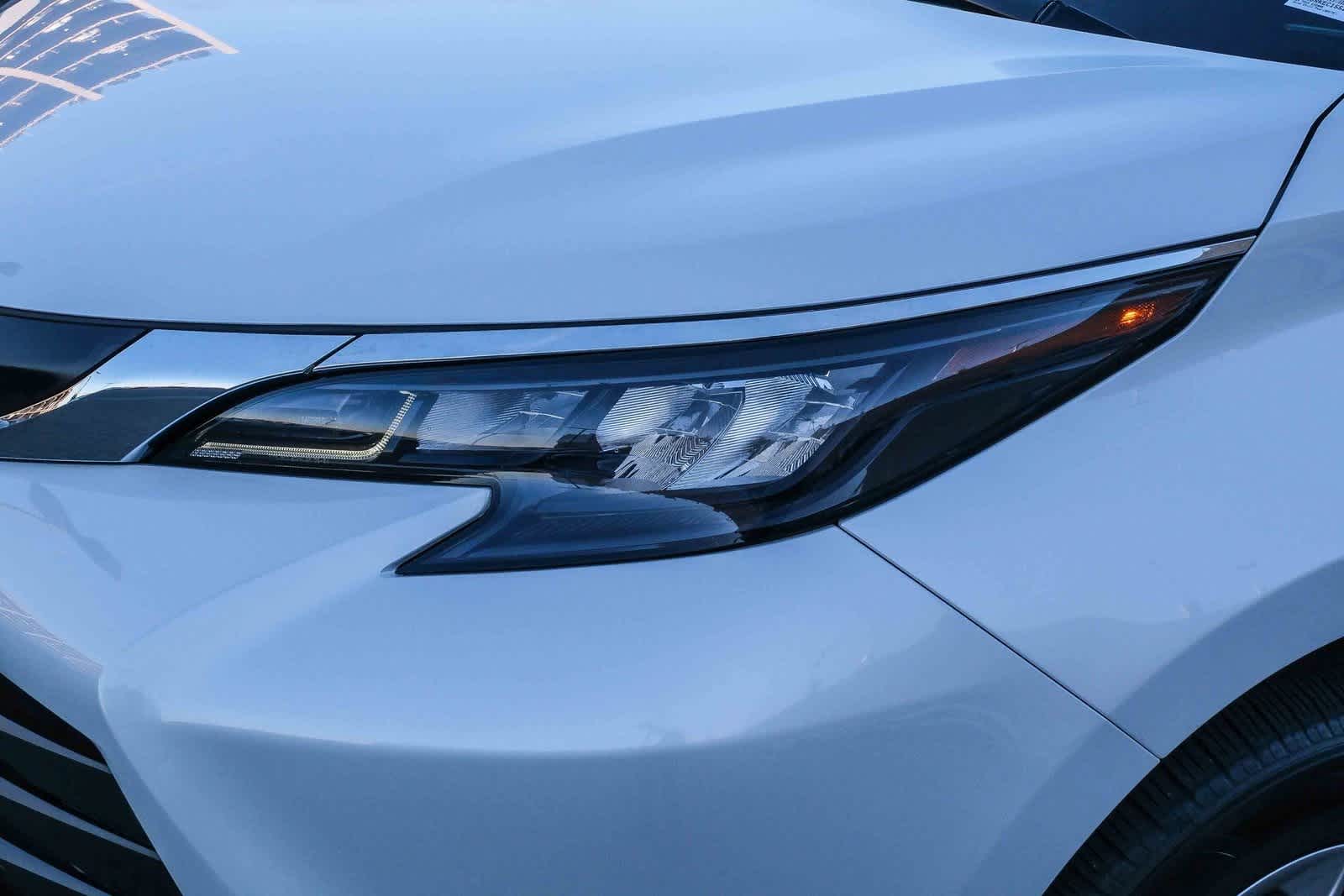 Thumbnail: 2025 Toyota Sienna - 11